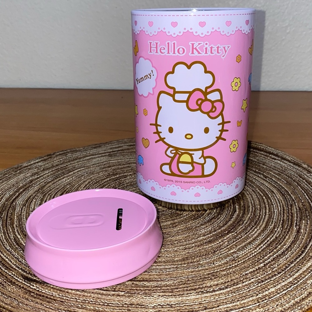 BUNDLE 4‼️ EMPTY HELLO KITTY TIN COIN BANK.
